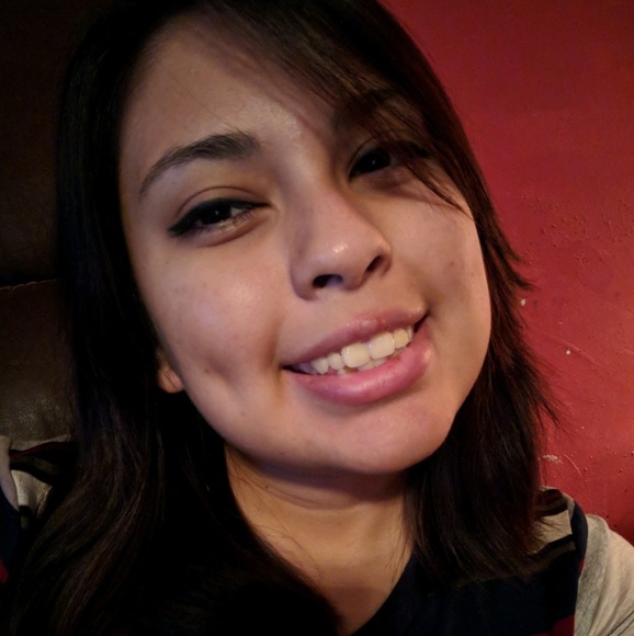 Meet your Posher, Alexis - Picture 1 of 1